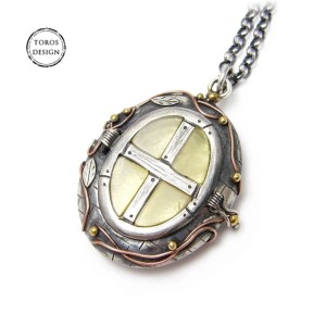 Sekretnik - okno, bajkowy srebrny wisior