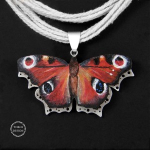 Srebrny ręcznie malowany wisior  - motyl