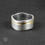 Srebrna matowa, pozłacana obrączka 