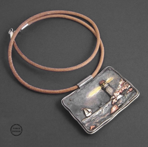 Pocztówka znad morza - srebrny wisior na rzemieniu 